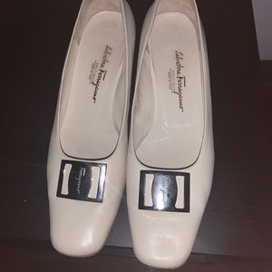 Vintage Salvatore Ferragamo Cream Boutique Pumps